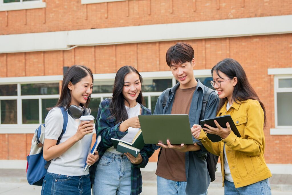 Students,Doing,Activities,On,Campus