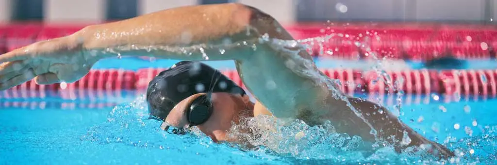 closeup of lap swimmer in lane 789450778