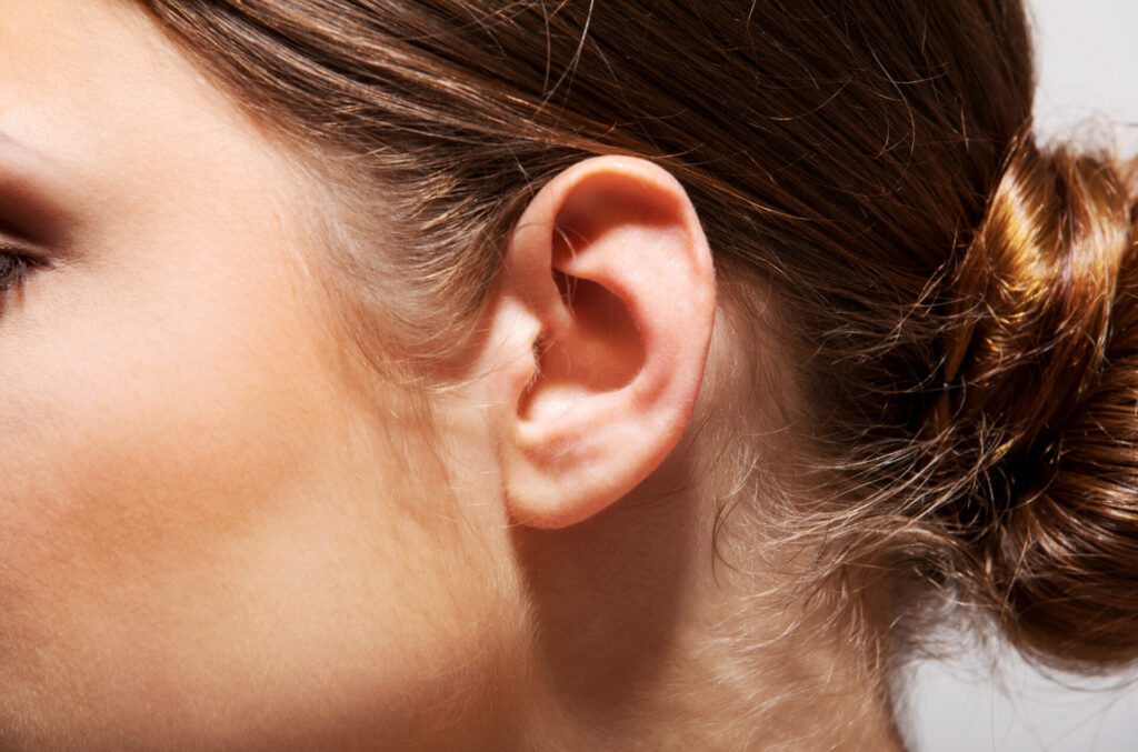 Cloce,Up,On,Womans,Ear