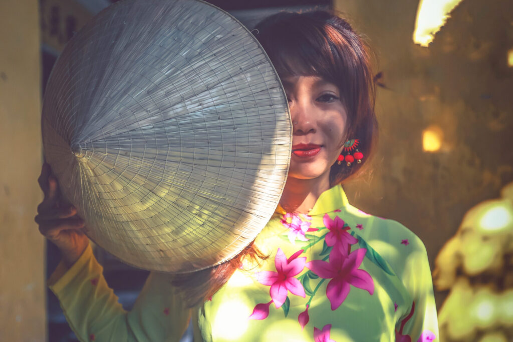 Asian,Girl,Waring,Ao,Dai,,Holding,Vietnam,Hat.,Ao,Dai